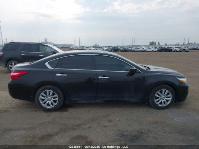 1N4AL3AP5HN327832 Nissan 2017