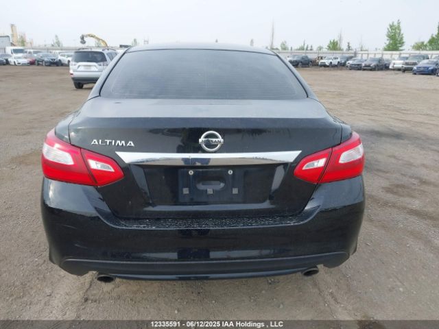 1N4AL3AP5HN327832 Nissan 2017
