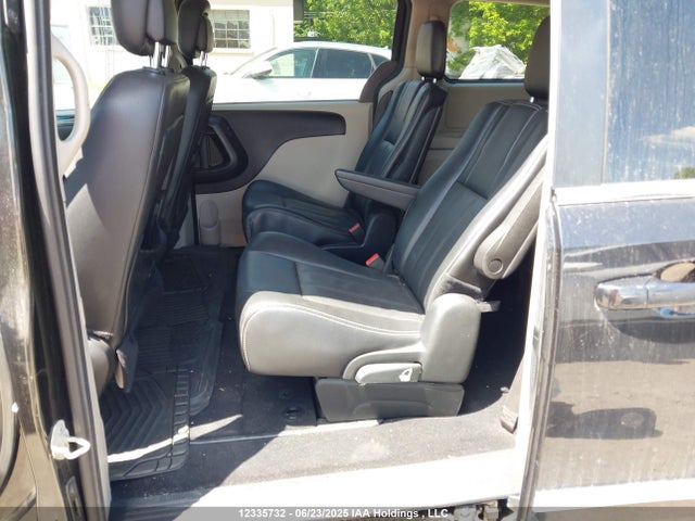 2C4RDGDG2HR879837 Dodge Grand Caravan