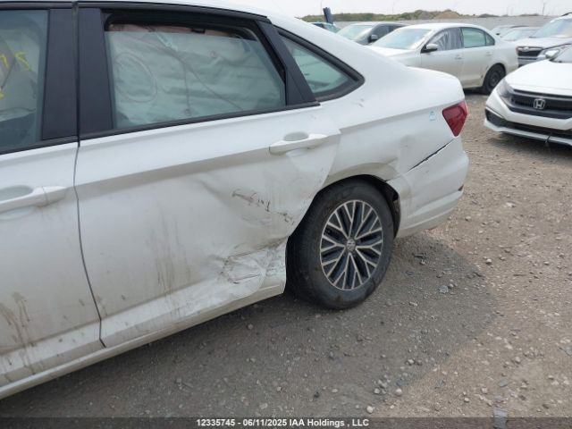 3VWE57BU1MM075371 Volkswagen tsi
