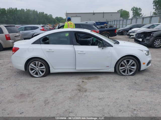 1G1PE5SB0F7197885 Chevrolet Cruze 2lt