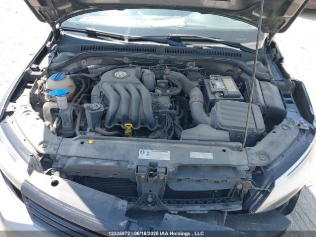 3VW2K7AJ1EM421715 Volkswagen 2014