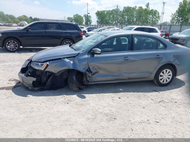 3VW2K7AJ1EM421715 Volkswagen 2014