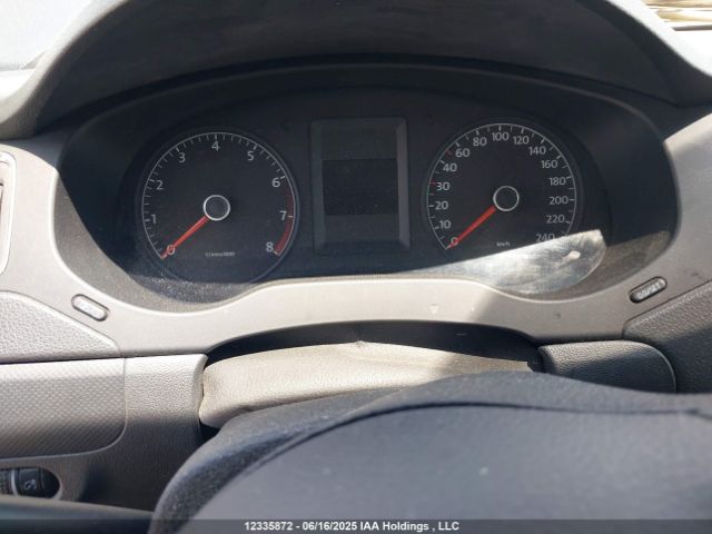 3VW2K7AJ1EM421715 Volkswagen 2014