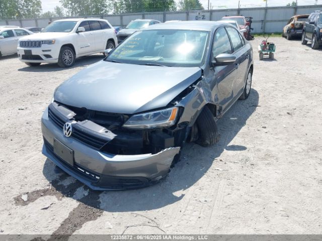 3VW2K7AJ1EM421715 Volkswagen 2014