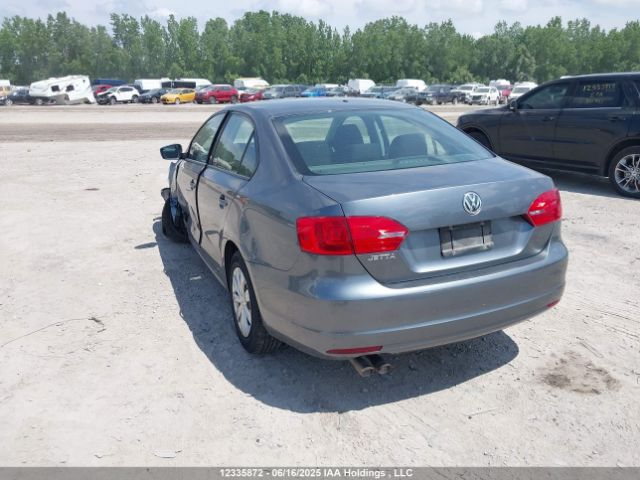 3VW2K7AJ1EM421715 Volkswagen 2014