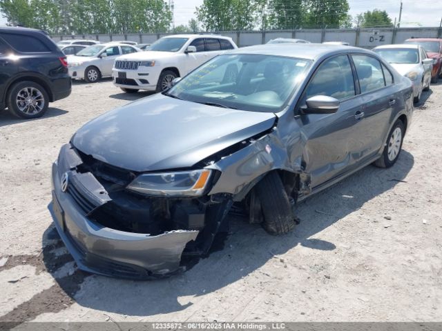 3VW2K7AJ1EM421715 Volkswagen 2014