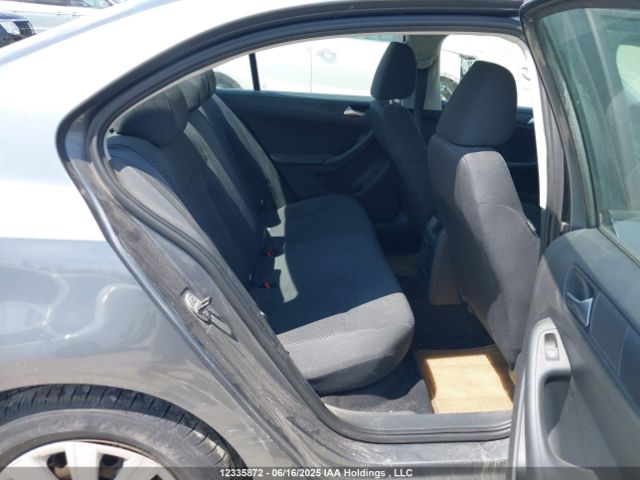 3VW2K7AJ1EM421715 Volkswagen 2014