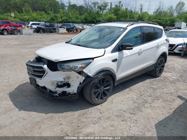1FMCU9J90HUC83132 Ford 2017