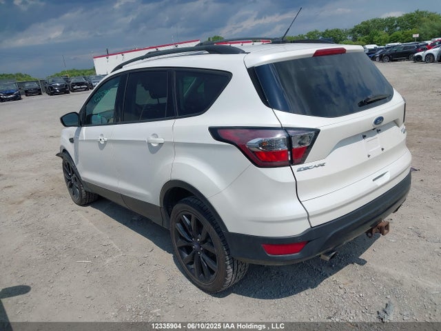 1FMCU9J90HUC83132 Ford 2017