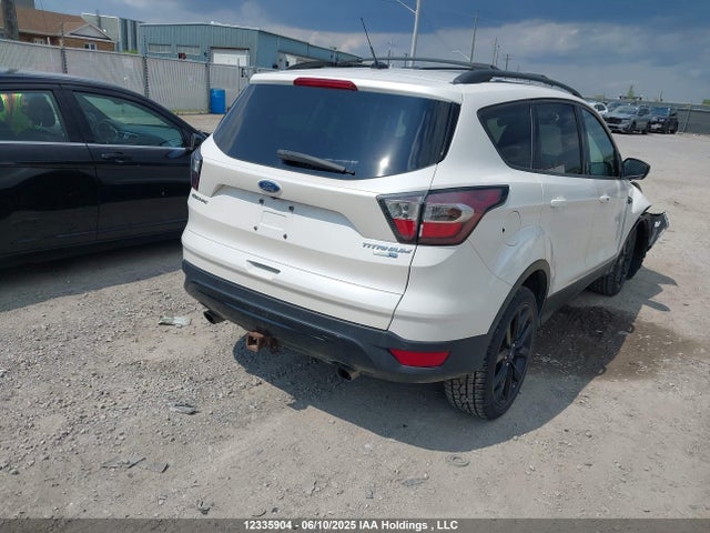 1FMCU9J90HUC83132 Ford 2017