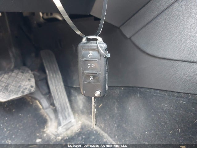 3VWDL7AJ0EM396229 Volkswagen Jetta