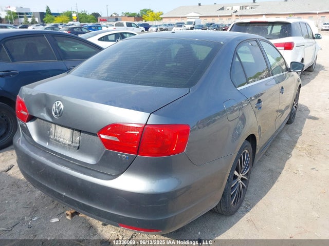 3VWDL7AJ0EM396229 Volkswagen Jetta