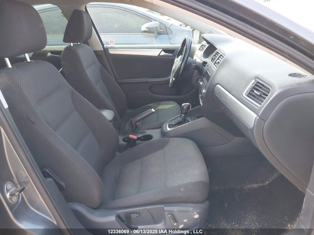 3VWDL7AJ0EM396229 Volkswagen Jetta