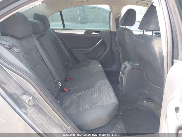 3VWDL7AJ0EM396229 Volkswagen Jetta