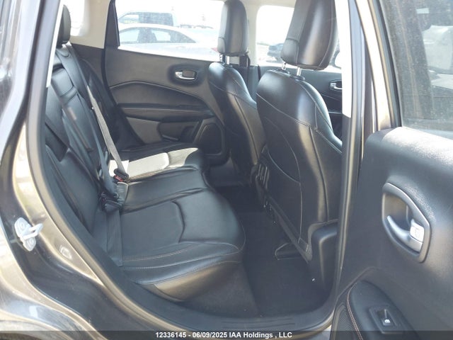 Jeep Compass 2018 3C4NJDCB9JT403227 Image 8