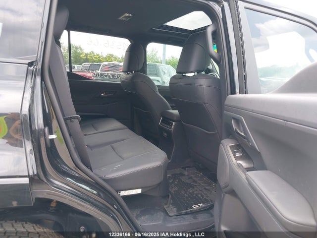 Lexus Gx 550 2024 JTJTBCDX4R5003853 Image 8