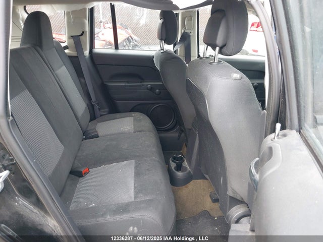 1C4NJDAB8GD739372 Jeep Compass