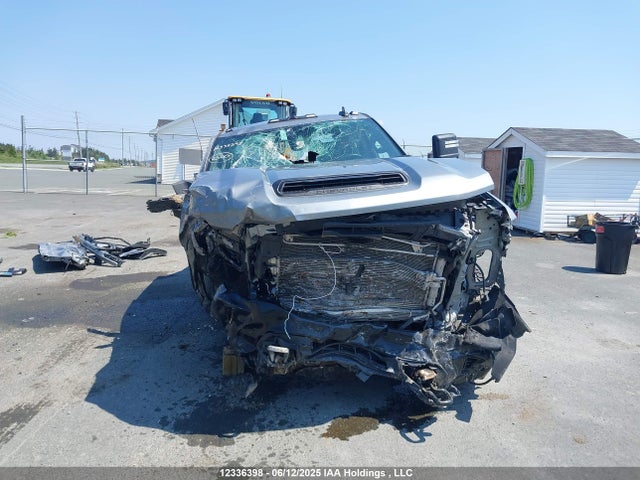 2GC1YMEYXR1115001 Chevrolet l5p