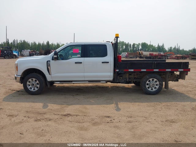 Ford F-350 Xlt 2024 1FT8W3BN7REE54225 Image 14