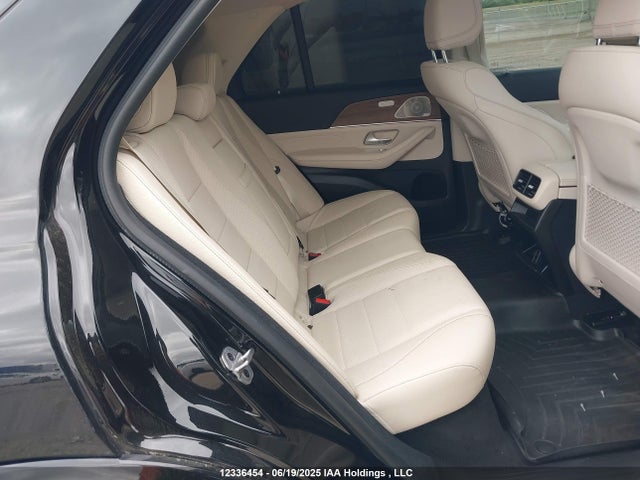 4JGFB5KB6MA483702 Mercedes-Benz m256
