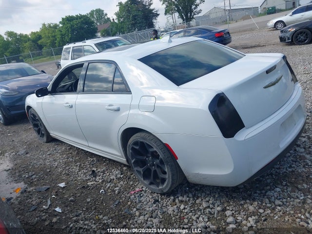 2C3CCABG3KH612037 Chrysler 2019