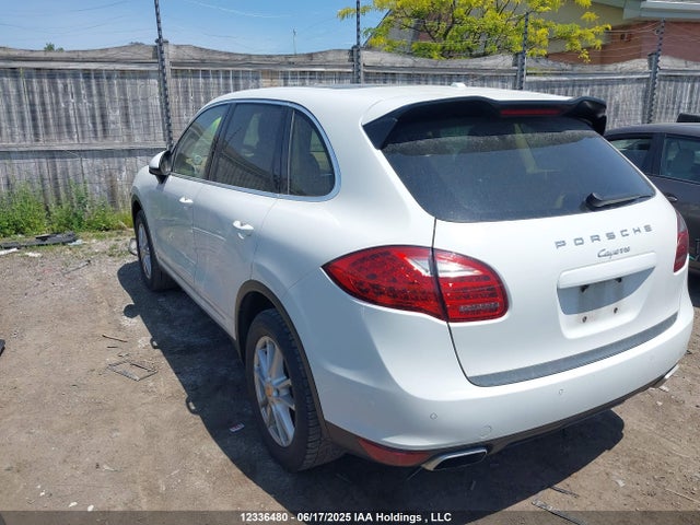 Porsche Cayenne 2014 WP1AA2A22ELA94383 Image 3