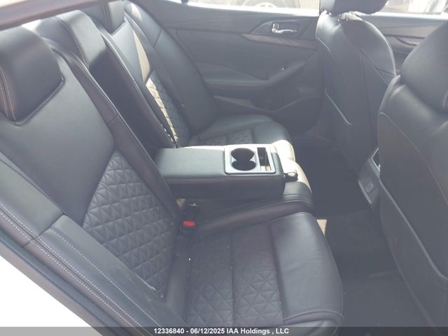 1N4AA6AP3JC382143 Nissan 2018