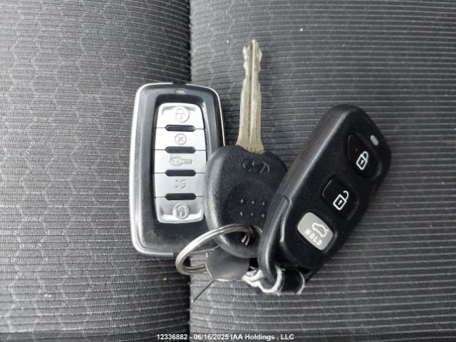 KMHD84LF3HU174999 Hyundai ELANTRA GL