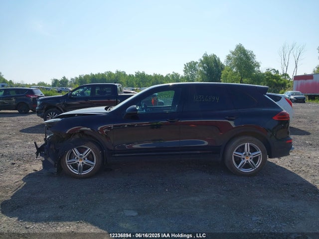 Porsche Cayenne Diesel 2016 WP1AF2A20GKA43393 Image 15