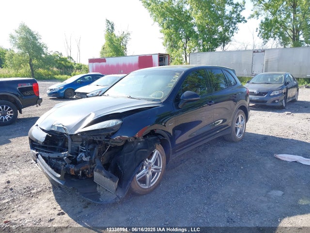 Porsche Cayenne Diesel 2016 WP1AF2A20GKA43393 Image 2