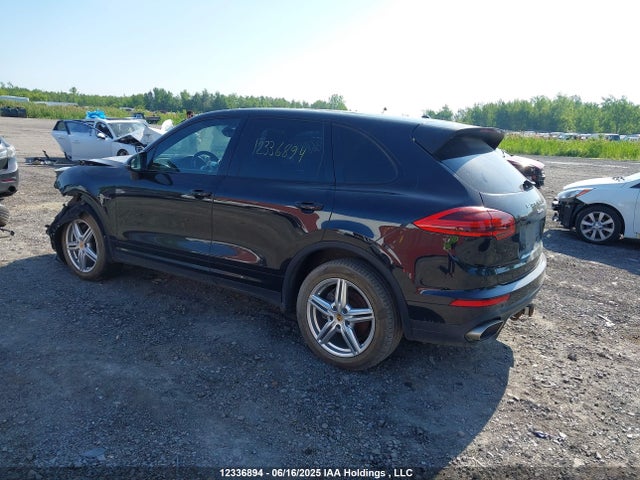 Porsche Cayenne Diesel 2016 WP1AF2A20GKA43393 Image 3
