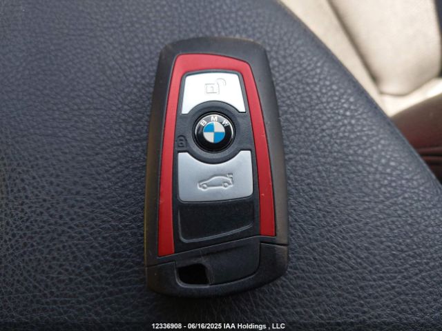 WBA8D9C5XJEM33006 BMW 330I