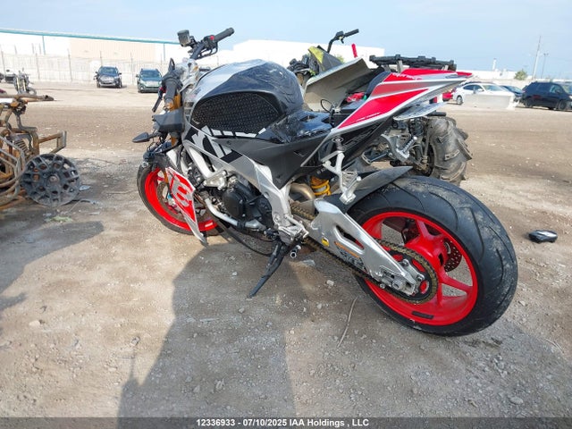 ZD4TYUA02GS000127 Aprilia 2016