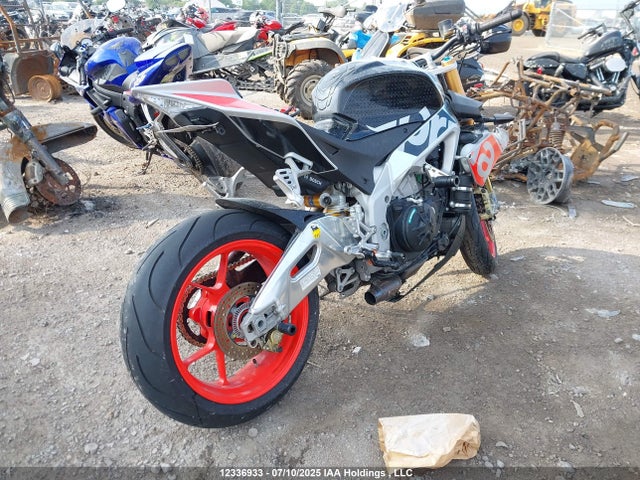 ZD4TYUA02GS000127 Aprilia 2016