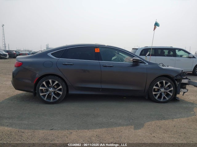 1C3CCCEG2FN736613 Chrysler 2015