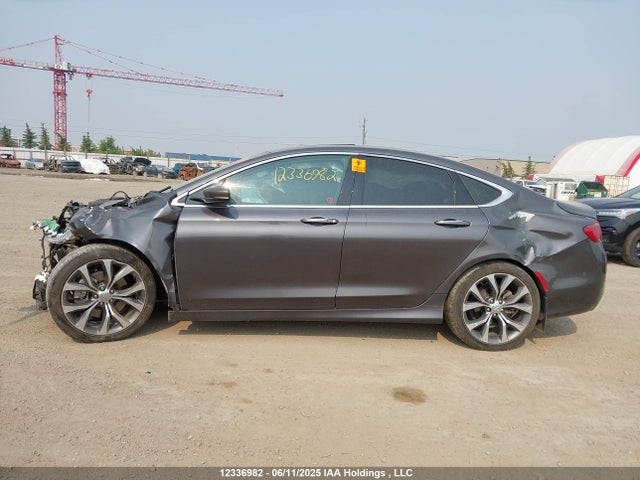 1C3CCCEG2FN736613 Chrysler 2015