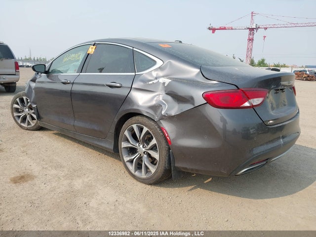 1C3CCCEG2FN736613 Chrysler 2015