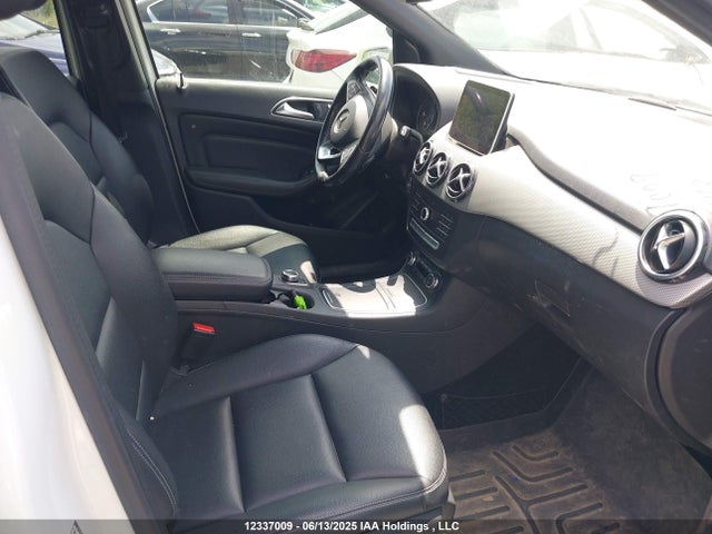 WDDMH4EB8FJ336418 Mercedes-Benz B-Class