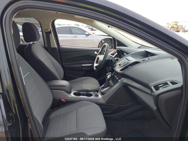 1FMCU9GX2FUB76621 Ford 2015