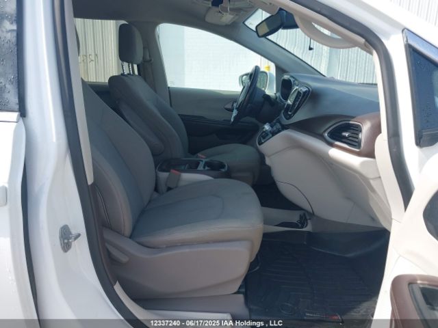 2C4RC1FGXKR698375 Chrysler 2019