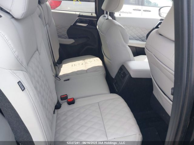 JA4J4VA85RZ613261 Mitsubishi Outlander