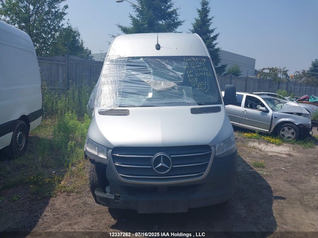WD3BF1CD5KP117203 Mercedes-Benz om 642 with brake assist