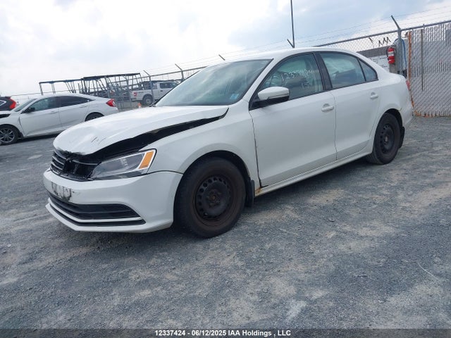 3VW2K7AJ7FM203683 Volkswagen 2015