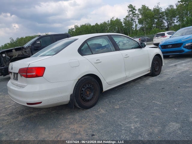 3VW2K7AJ7FM203683 Volkswagen 2015