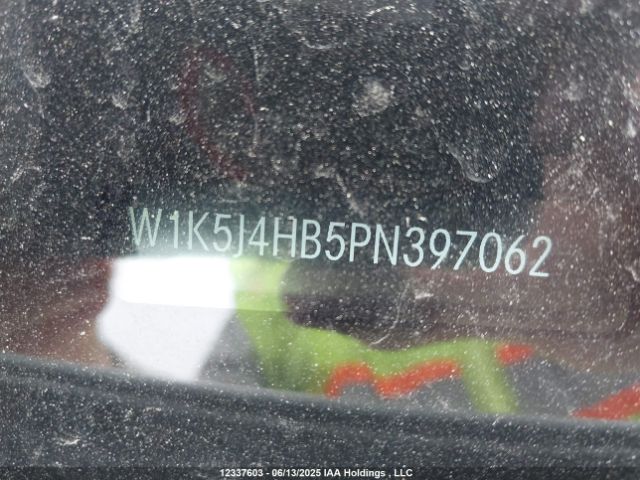W1K5J4HB5PN397062 Mercedes-Benz m260