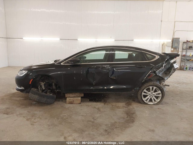 1C3CCCAG3FN640804 Chrysler 2015