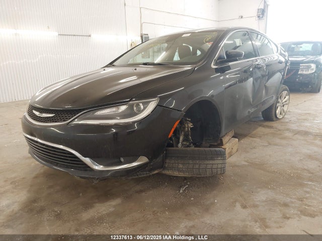 1C3CCCAG3FN640804 Chrysler 2015