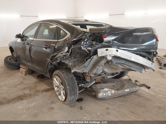 1C3CCCAG3FN640804 Chrysler 2015