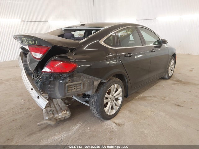 1C3CCCAG3FN640804 Chrysler 2015